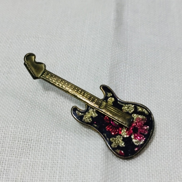 ❌ SOLD ❌Vintage, Guitar Brooch circa 1979. - Picture 7 of 9